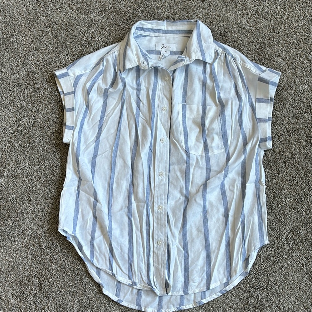 Cuff cap sleeved top